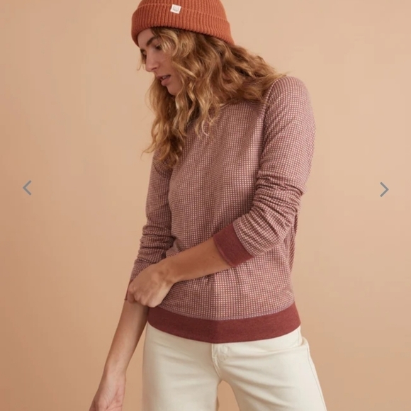 MARINE layer Reversible Raglan Top in Rust/Natural - Picture 3 of 5
